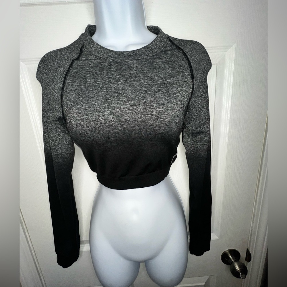 Gymshark Women’s Small Seamless Cropped Long Sleeve Shirt Top Black Ombré S - Picture 11 of 15